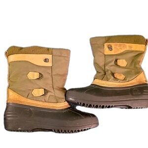 Sorel Winter Boots in Green and Tan Size 9